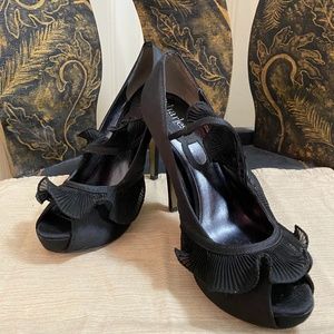 Charles David black satin heels